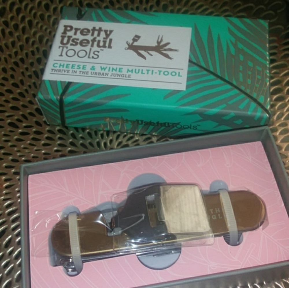 Pretty Useful Tools Set - Picture 2 of 3